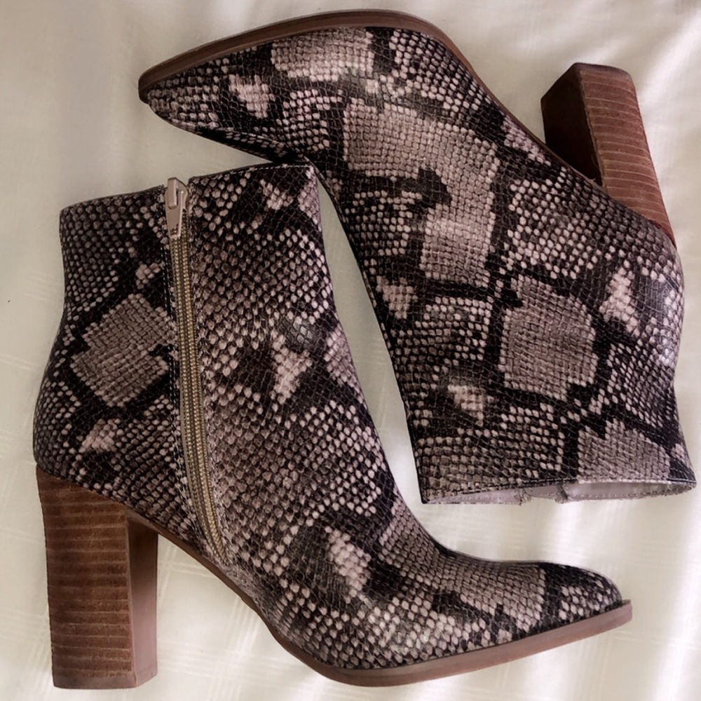 High heeled booties
